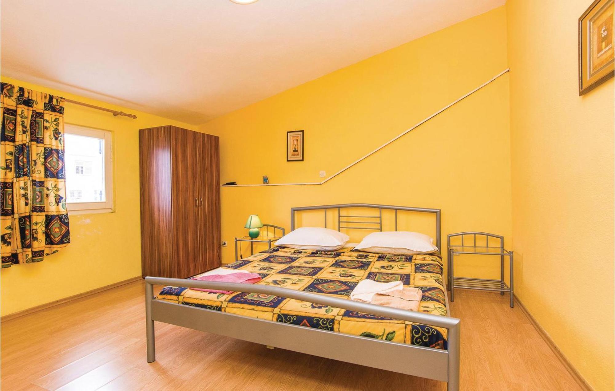 Pet Friendly Apartment In Pakostane With Kitchen Екстер'єр фото