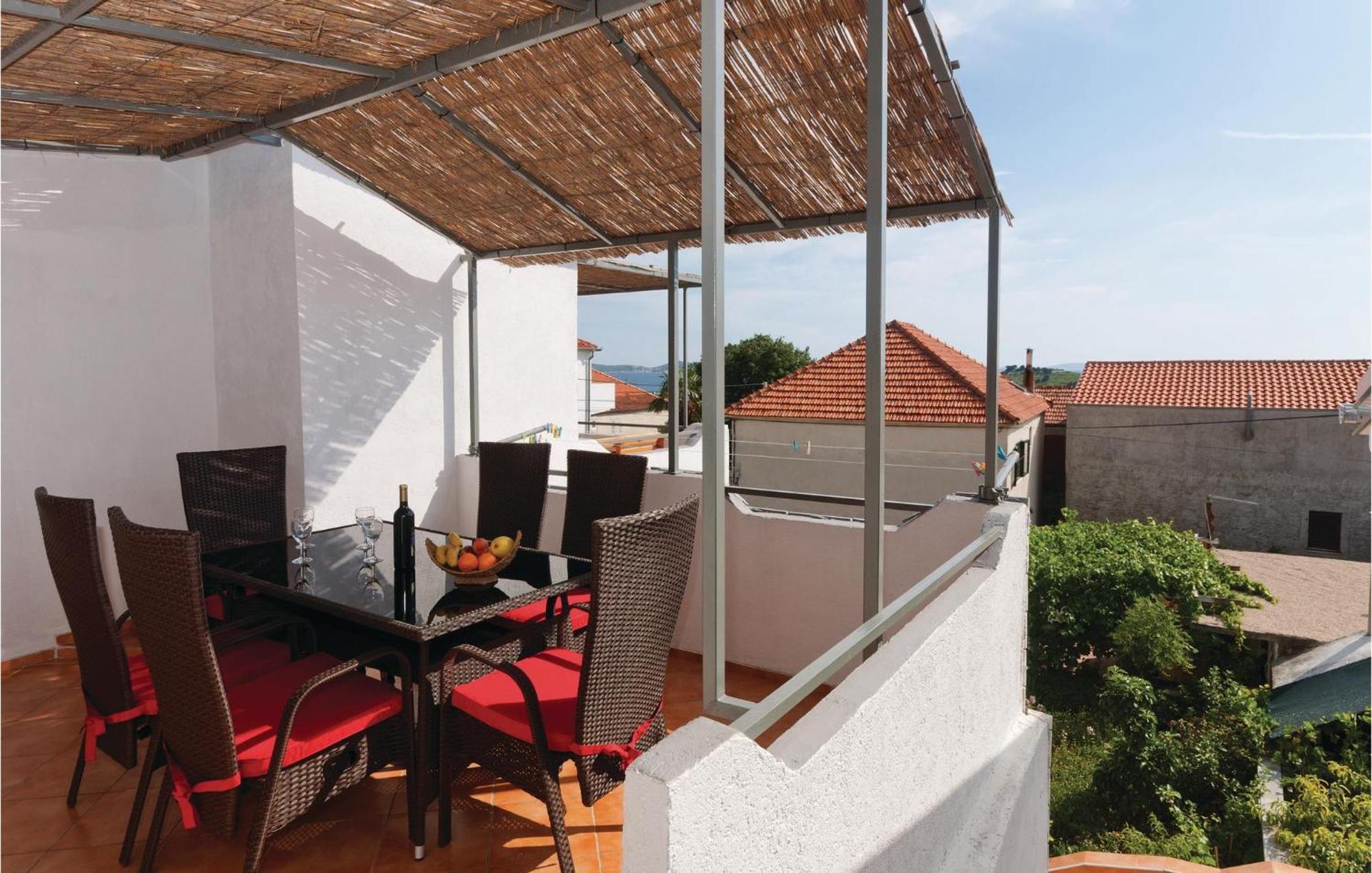 Pet Friendly Apartment In Pakostane With Kitchen Екстер'єр фото